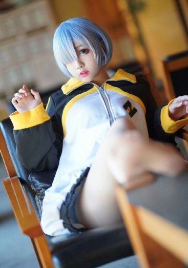 《乳色吐息》第一集免费观看